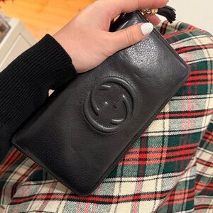 Gucci Soho Black Leather Zip Around Wallet Clutch Authentic GG Logo